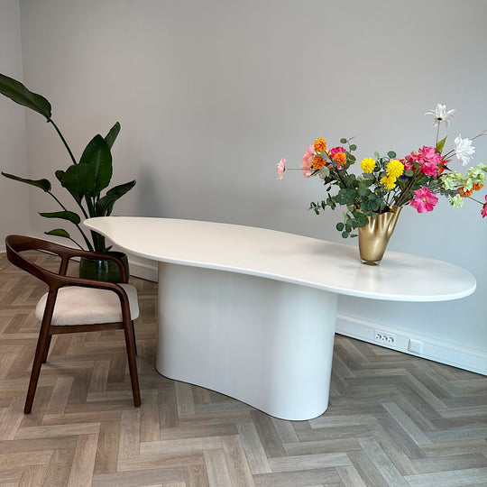 Eettafel Cloudy Organisch - gebroken wit