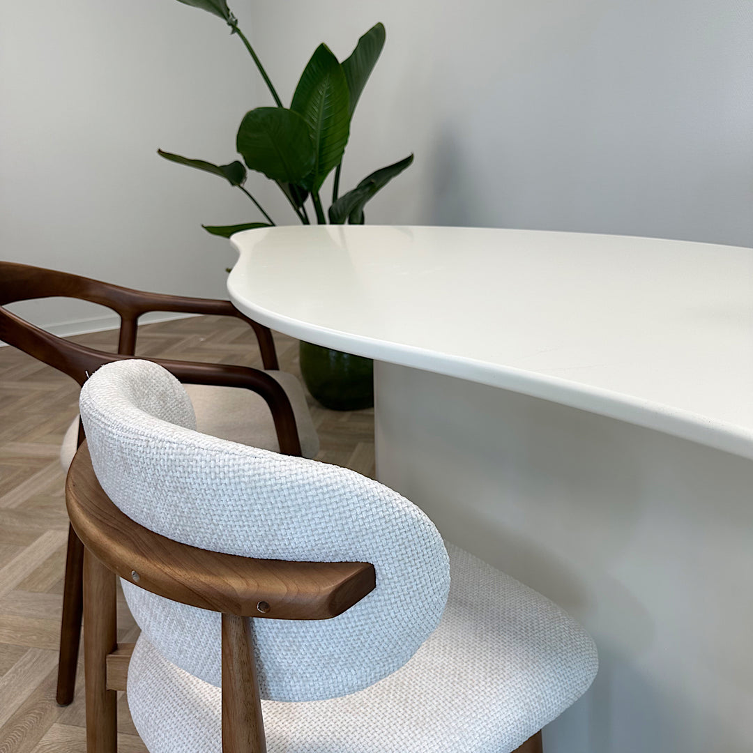 Eettafel Cloudy Organisch - gebroken wit